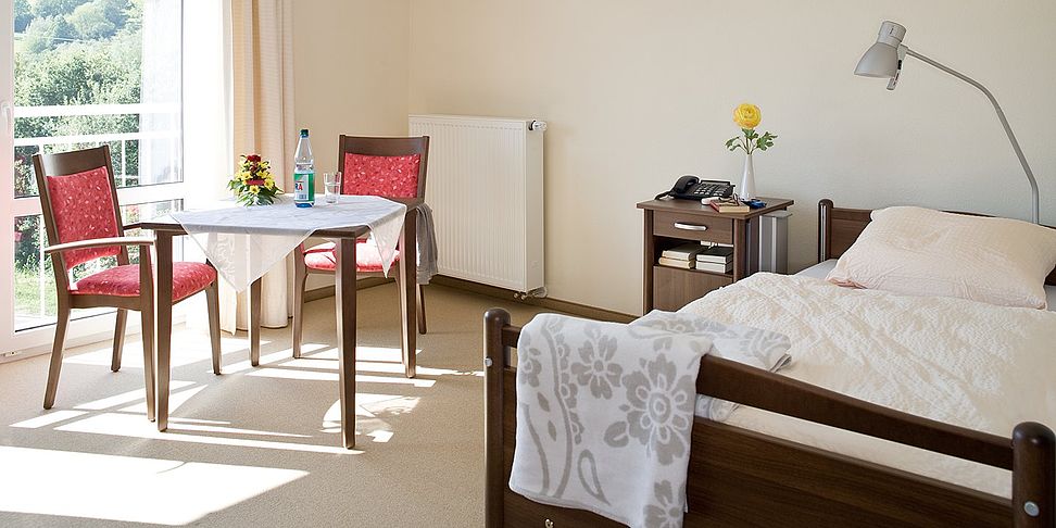 Pflegeheim Moembris - Ihr schönes Zimmer im neuen Zuhause