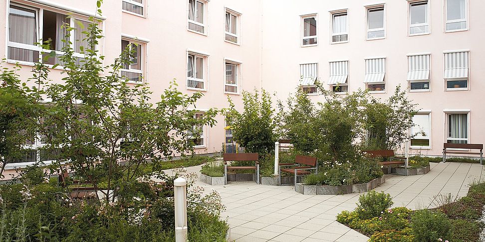 Schön gestalteter Garten im Pflegeheim Aalen