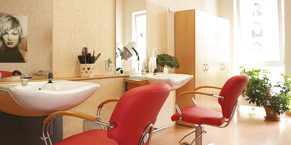 Das Pflegeheim Bad Muskau verfuegt über einen eigenen Friseursalon