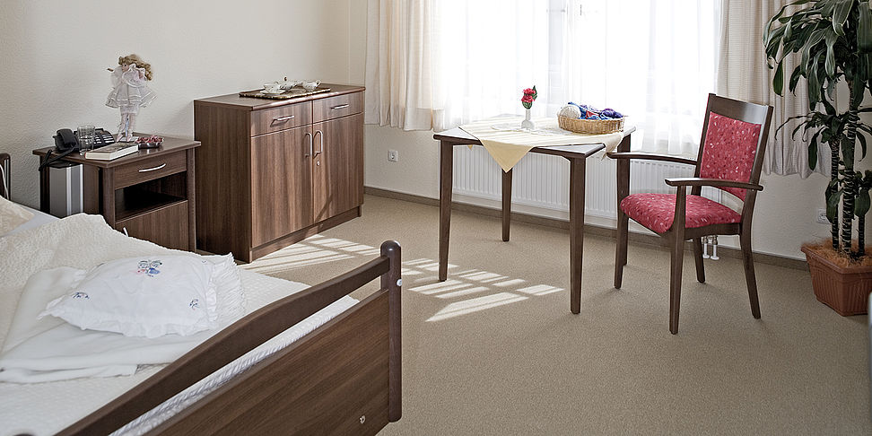 Pflegeheim Vaihingen - Ihr schoenes Zimmer im neuen Zuhause