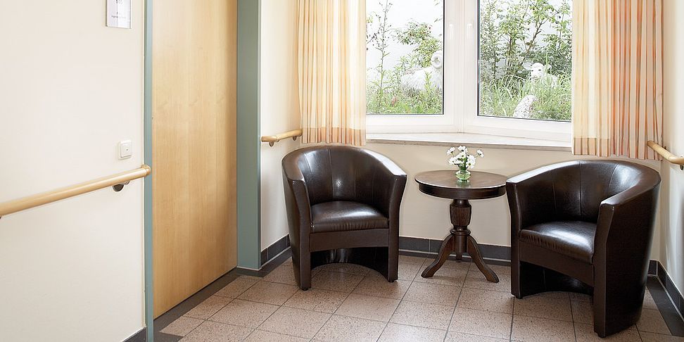 Sitzecken zum Verweilen im Pflegeheim Pullach.