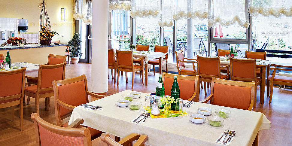 Einladende und stilvolle Restaurant im Pflegeheim Merseburg