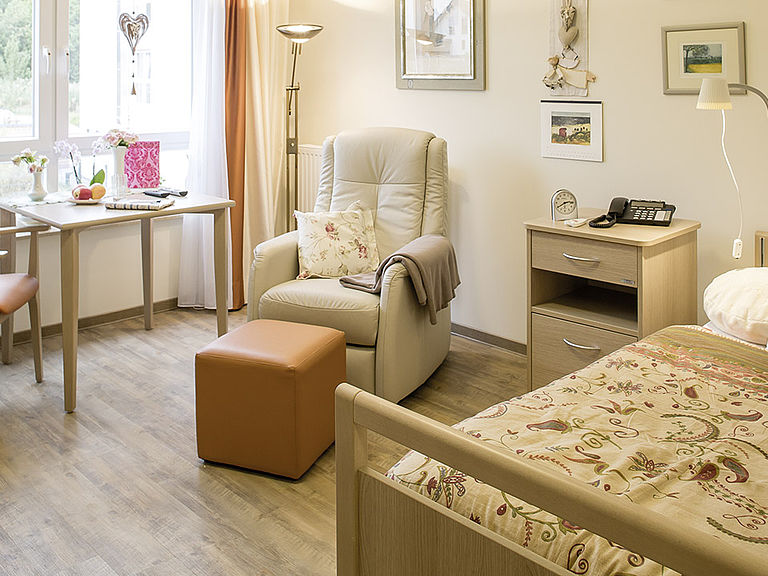 Genießen Sie Ihre Privatsphaere im eigenen Zimmer im betreuten Wohnen