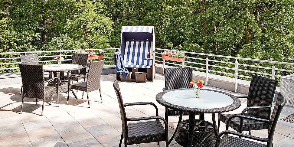 Sonne tanken auf der Dachterrasse im Pflegeheim Buchholz