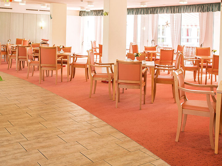 Das einladende und stilvolle Restaurant im Pflegeheim Meerane