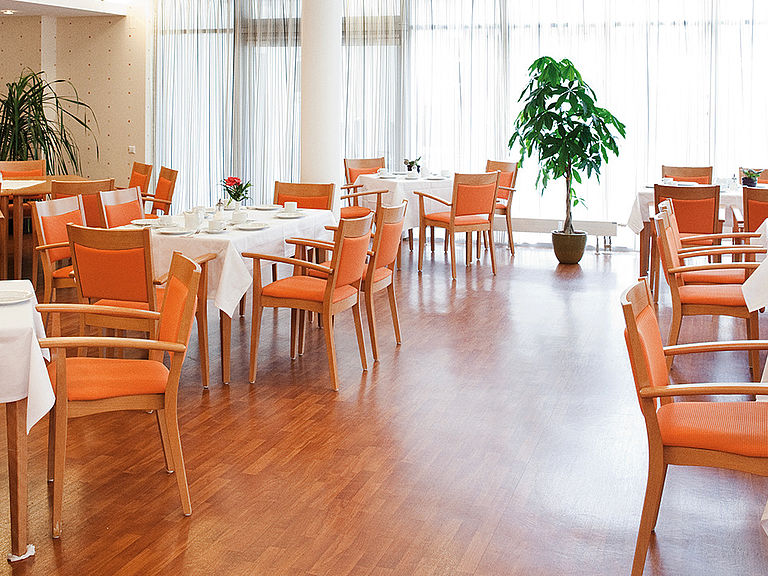 Das einladende und stilvolle Restaurant im Pflegeheim Seelze