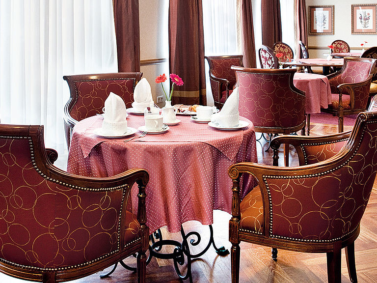 24 Stunden geoeffnet – das Bistro im Seniorenheim Frankfurt
