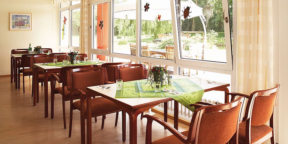 Das einladende und stilvolle Restaurant im Pflegeheim Bitterfeld