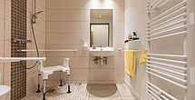Die Zimmer im Pflegeheim Eschenburg verfügen über barrierefreie Bäder.