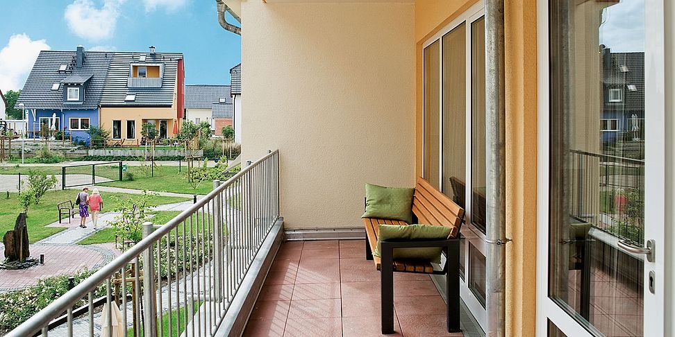 Im Pflegeheim Seligenstadt kann man auf der Balkon die Seele baumeln lassen