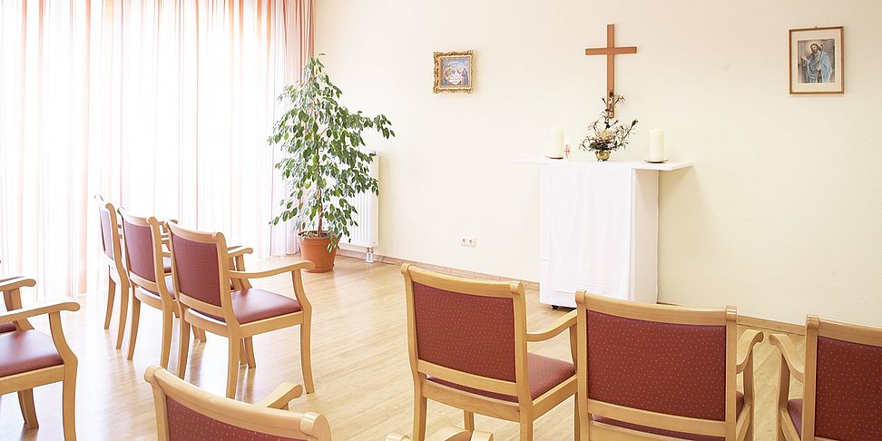 Das Pflegeheim Reichenbach verfügt über einen eigenen Andachtsraum.